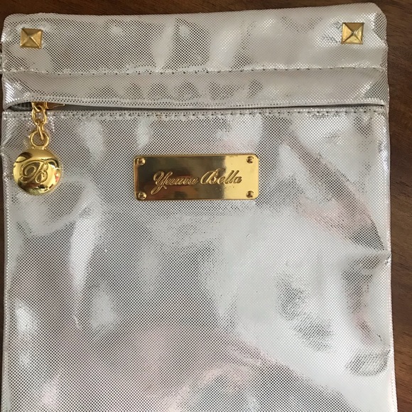Yuma Bella white pearl-opalescent wristlet - Picture 8 of 8
